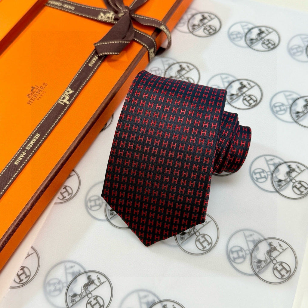 Hermes Style Men's Solid and Micro Pattern Silk Tie